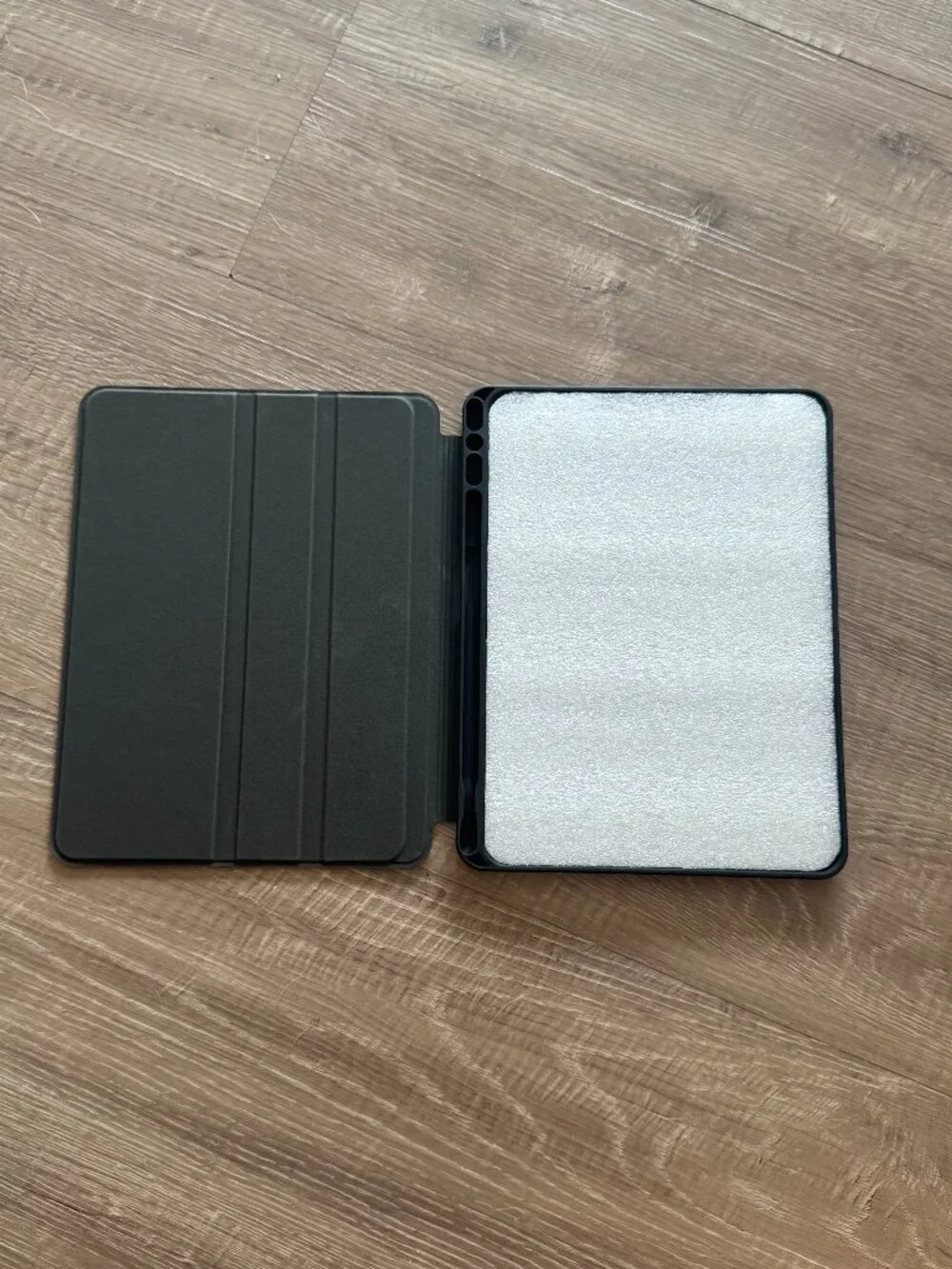 Burga - Betty iPad Air 11 (7th/6th Gen) Case